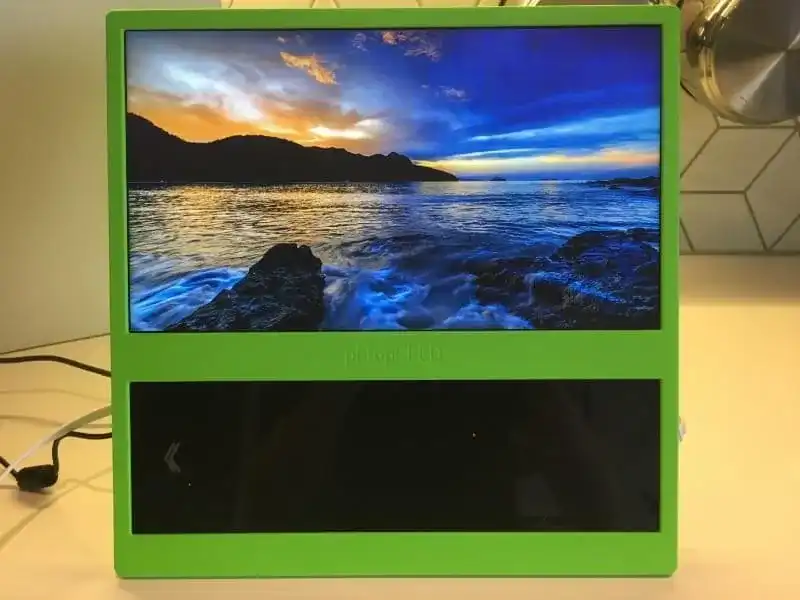 How to control Screenly OSE with gestures using the Flick