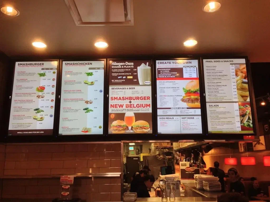 How to launch and manage a digital screen